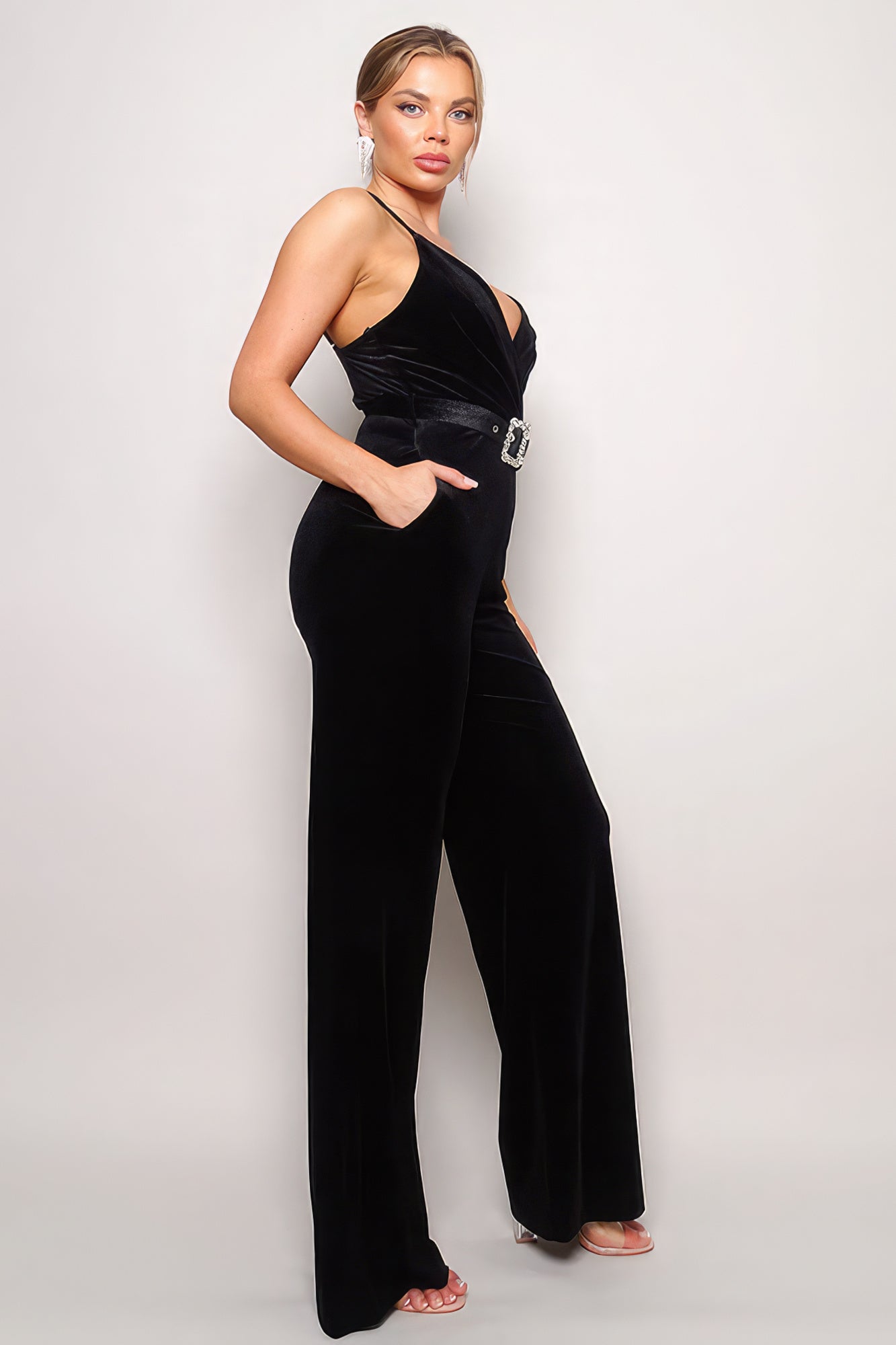 Samba-Jumpsuit aus Samt mit Strassgürtel