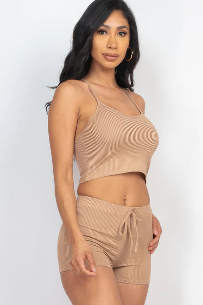 Set aus geripptem, kurzem Camisole-Top und Shorts