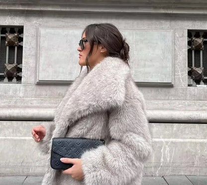 Fashionable Faux Fur Lapel Coat for Winter