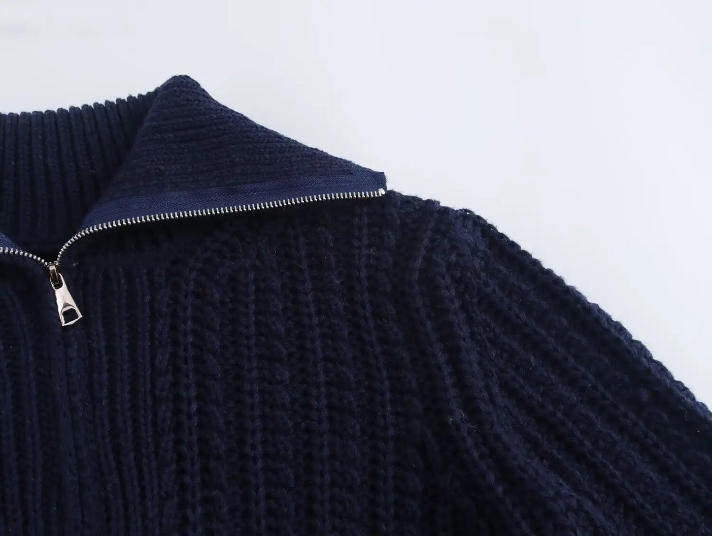 Cozy Chic: Autumn/Winter Zipper Pullover