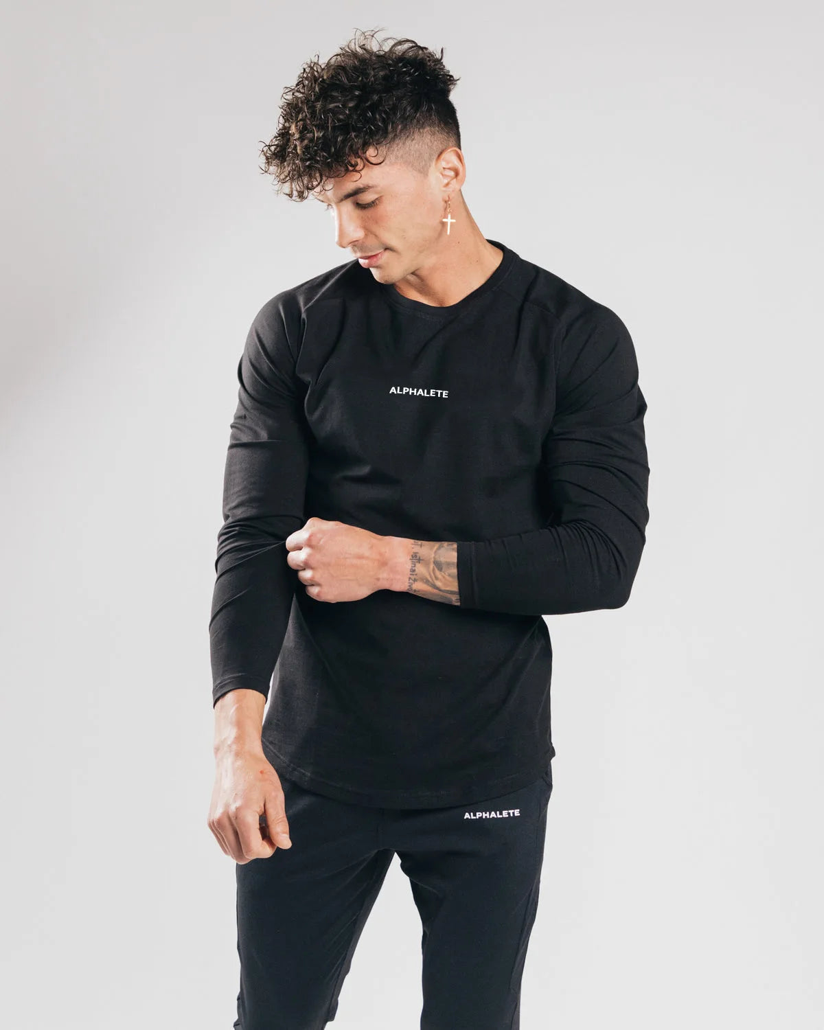 Stylish Men's Long Sleeve Gym T-Shirt: Elevate Your Workout Wardrobe